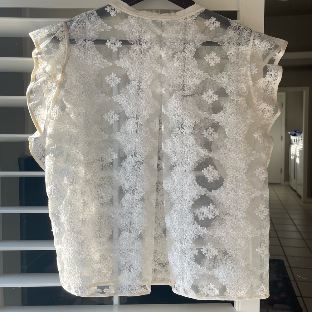 Beautiful Ivory Lace Sandro Blouse - approximately a size 6 - Picture 8 of 11